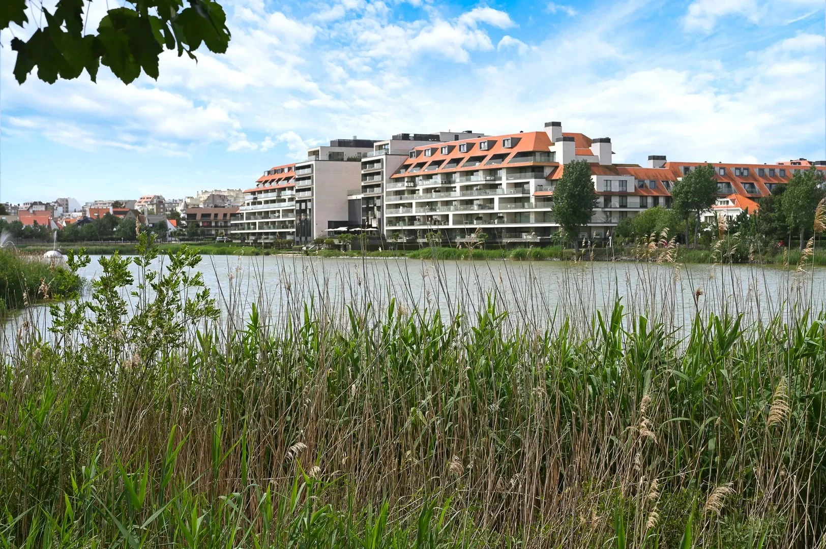 Luxueus appartement (4 slpk) met frontaal zicht op Zegemeer.