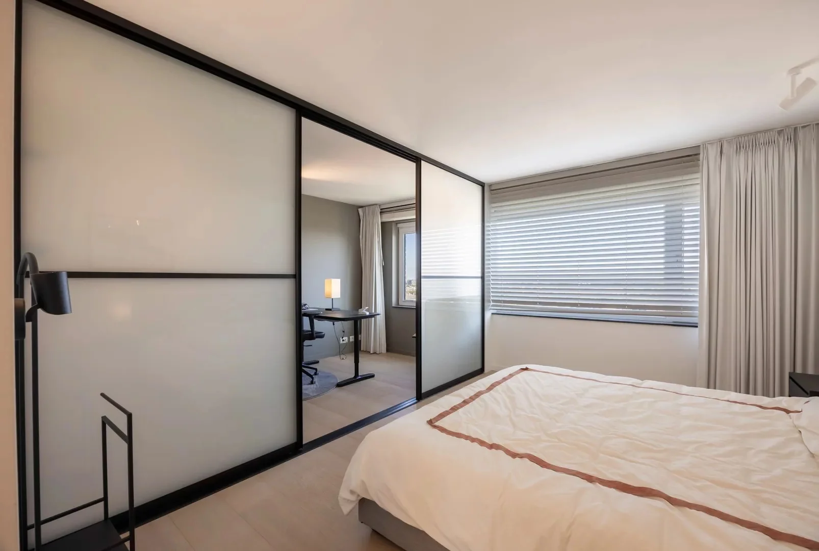 Exclusieve mezzanine met panoramisch zeezicht (406m²).