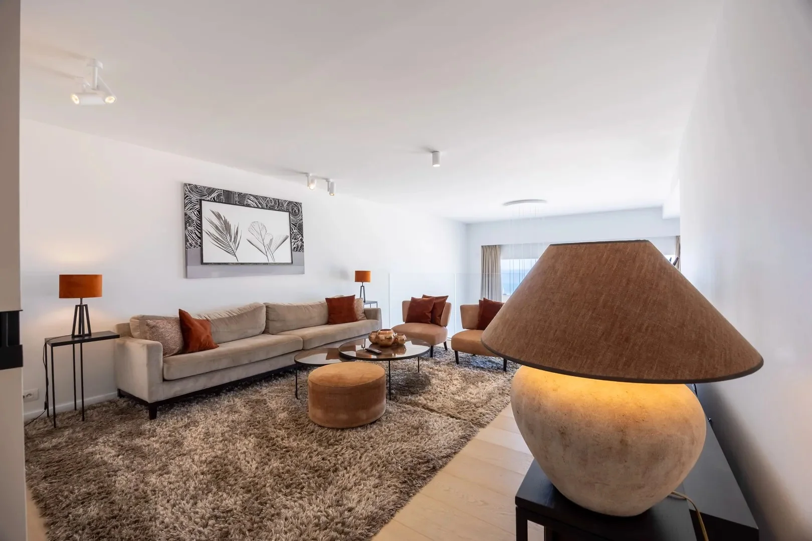 Exclusieve mezzanine met panoramisch zeezicht (406m²).