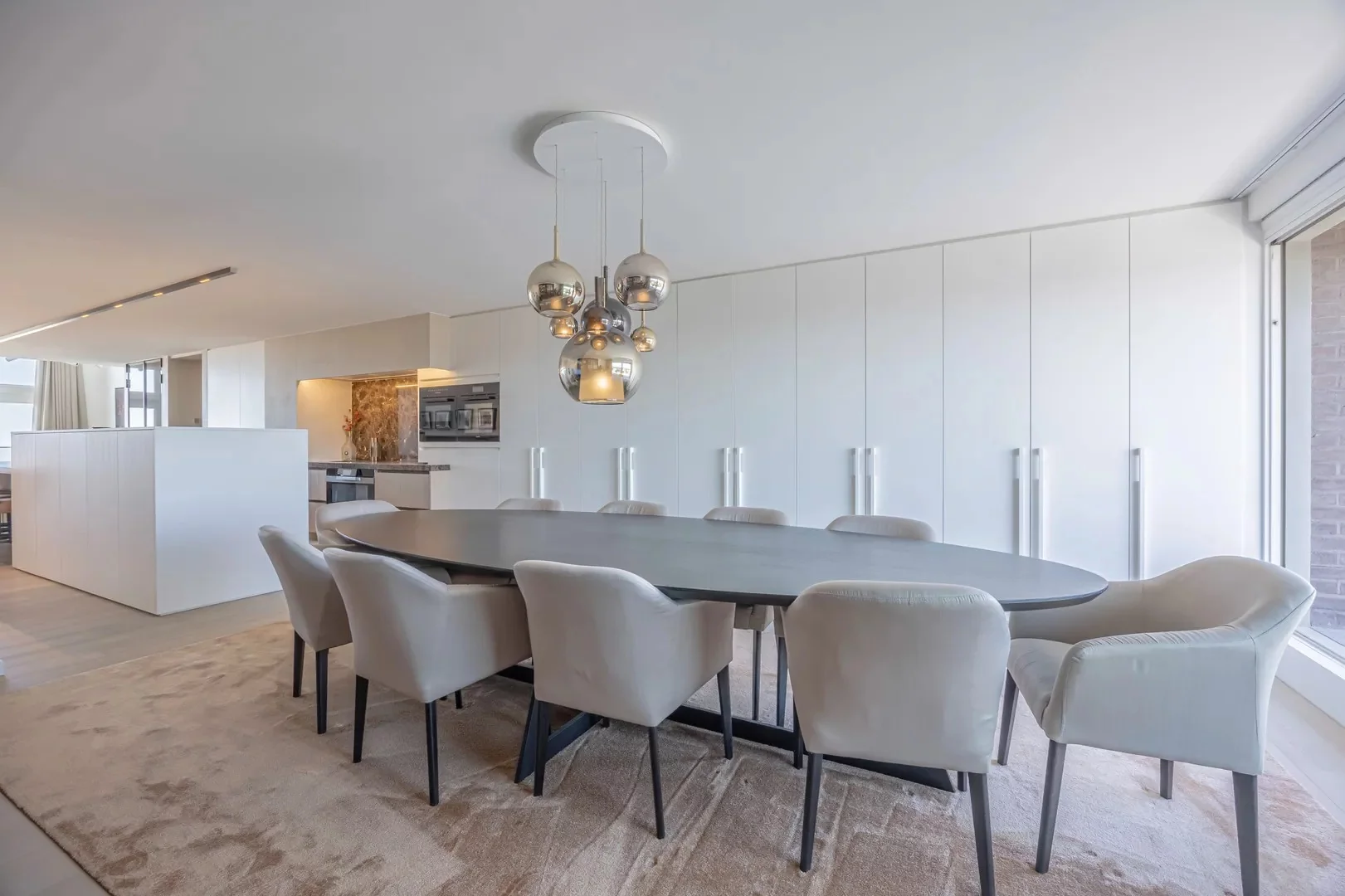 Exclusieve mezzanine met panoramisch zeezicht (406m²).