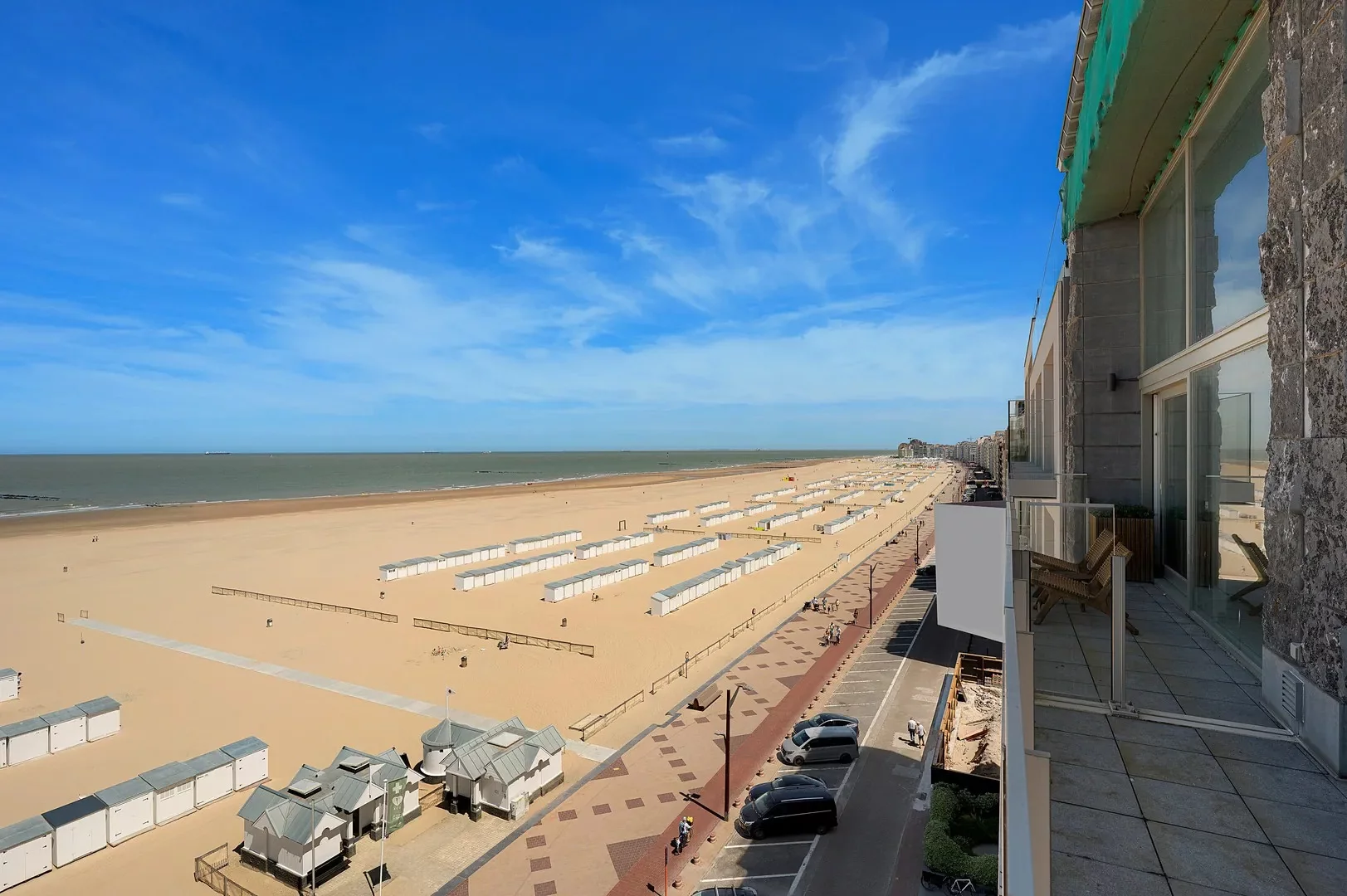 Exclusieve mezzanine met panoramisch zeezicht (406m²).
