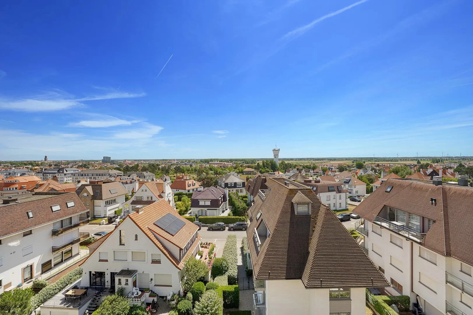 Exclusieve mezzanine met panoramisch zeezicht (406m²).