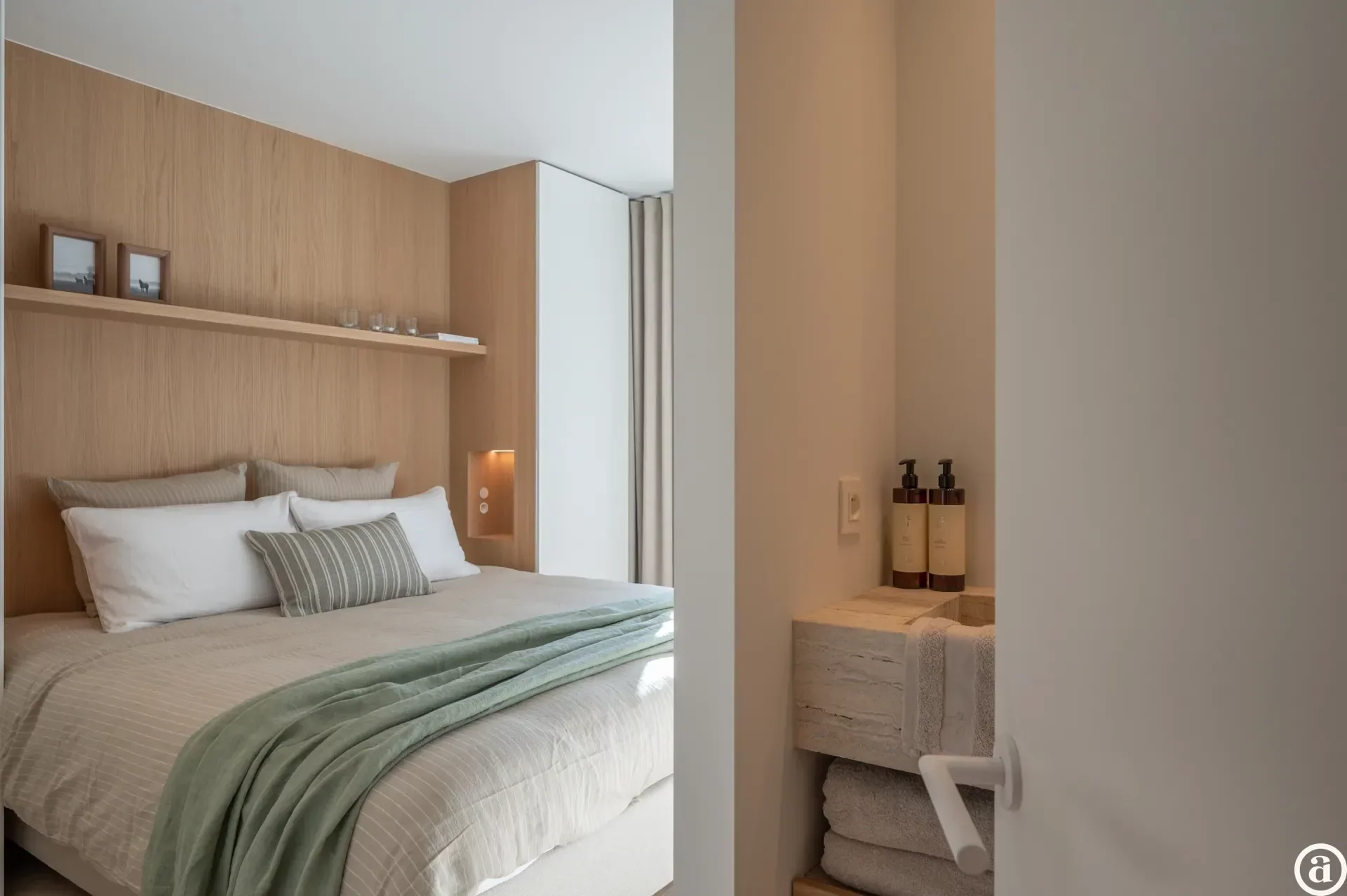 Renovated 3-bedroom apartment, ideally located on the Kustlaan.