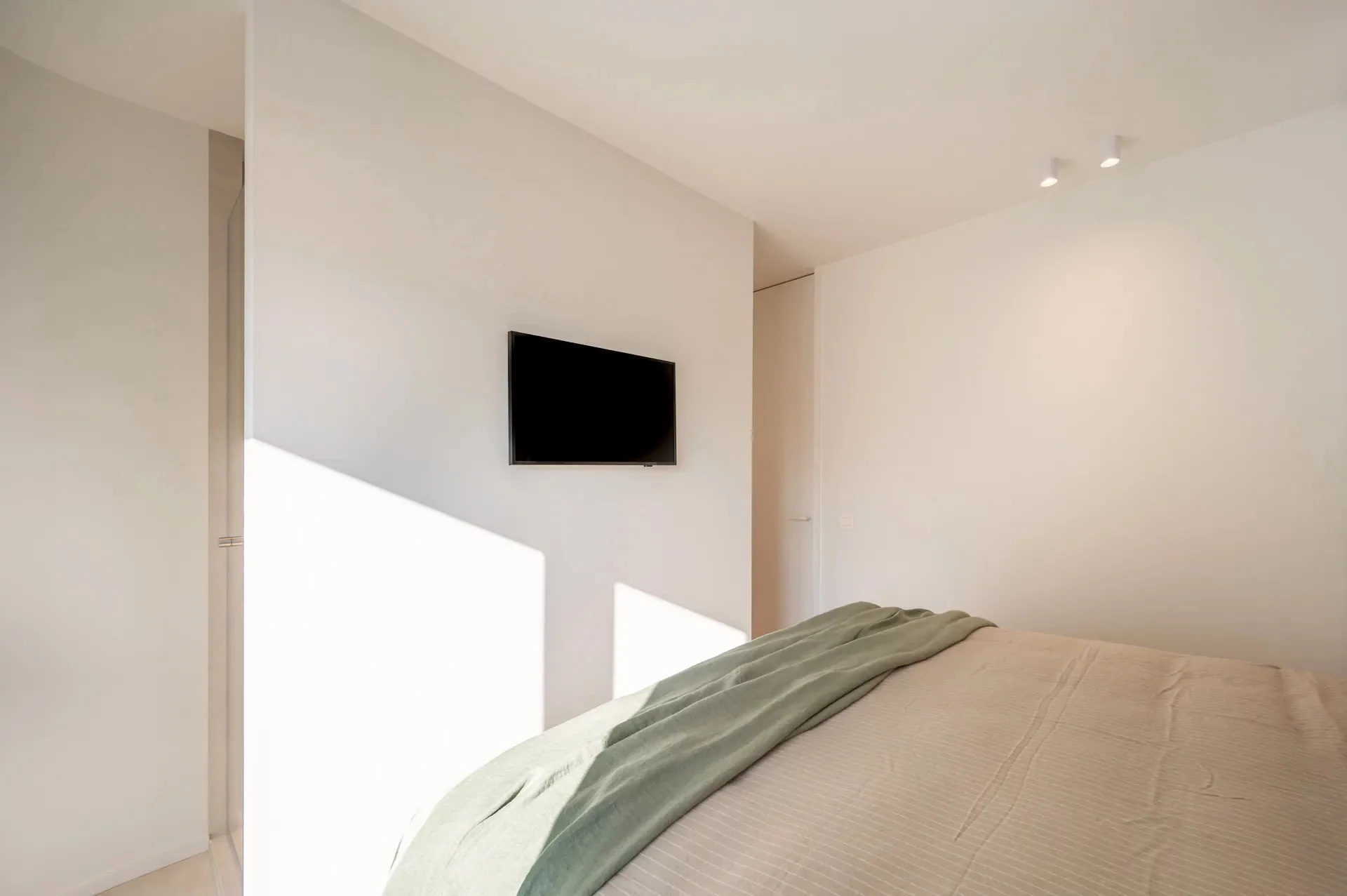 Gerenoveerd 3-slaapkamerappartement, ideaal gelegen aan de Kustlaan.