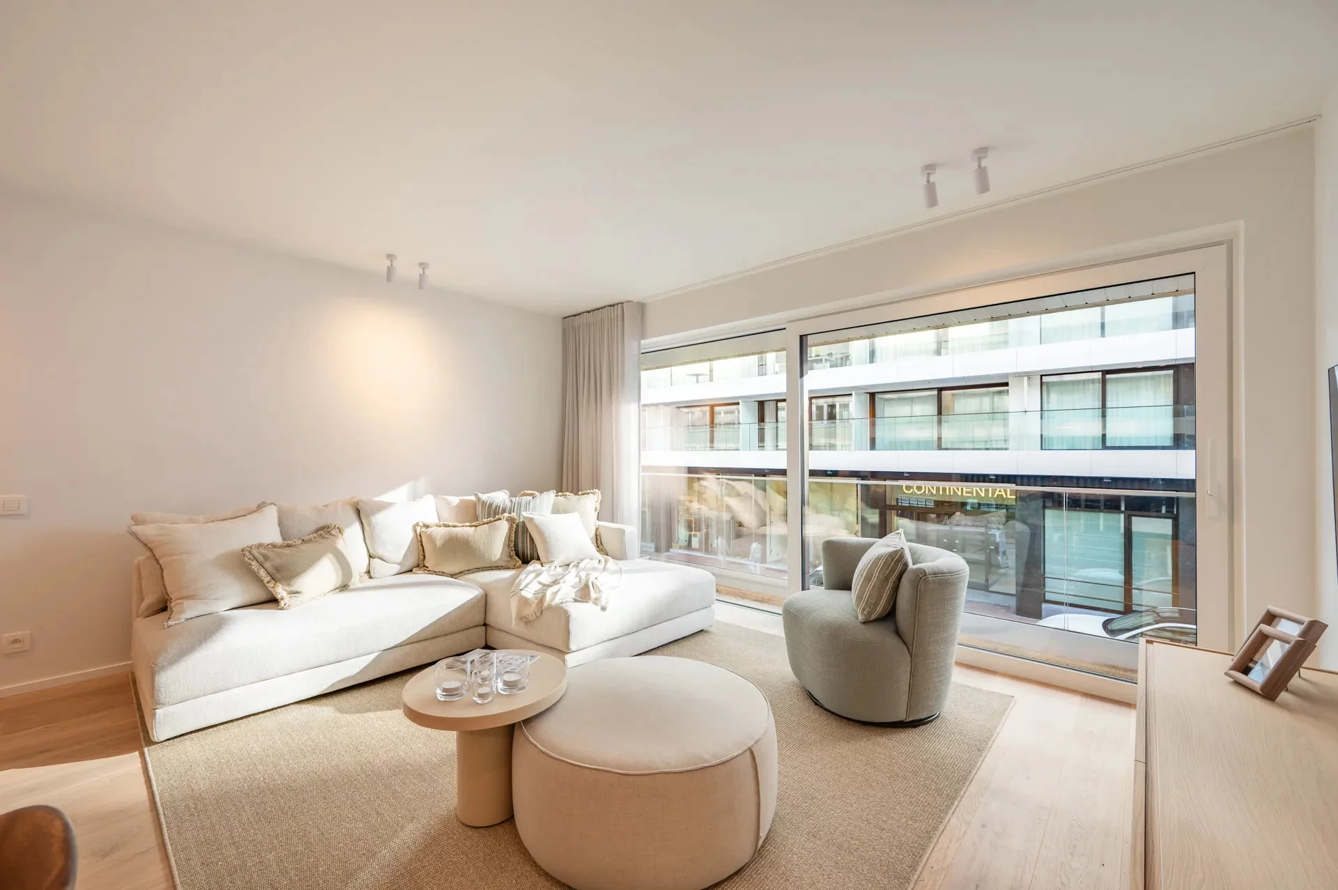 Gerenoveerd 3-slaapkamerappartement, ideaal gelegen aan de Kustlaan.