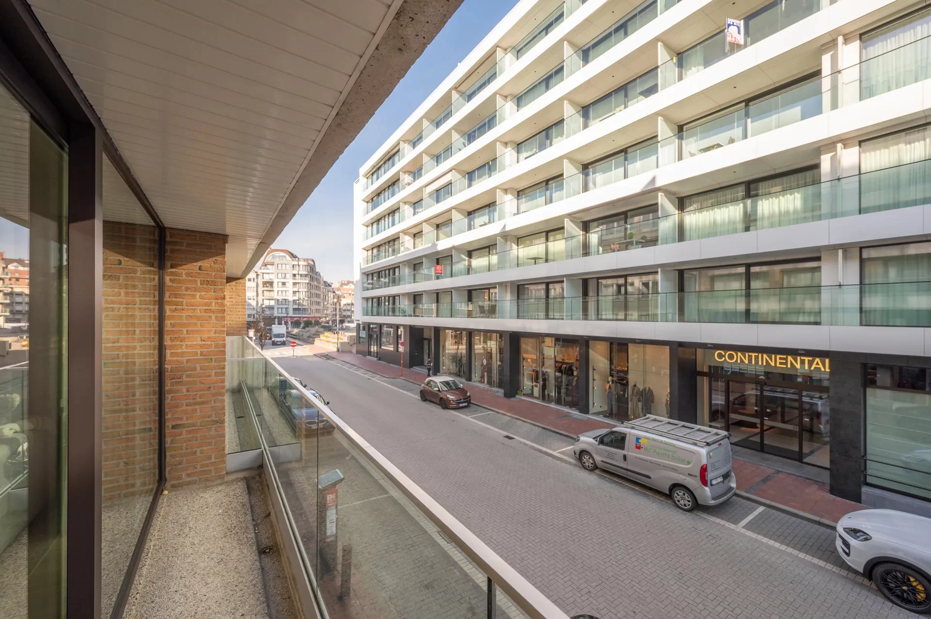 Gerenoveerd 3-slaapkamerappartement, ideaal gelegen aan de Kustlaan.