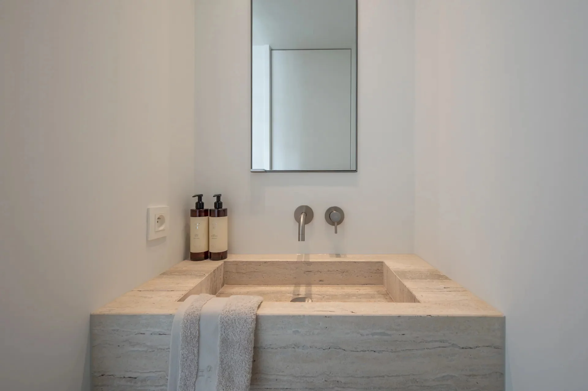 Gerenoveerd 3-slaapkamerappartement, ideaal gelegen aan de Kustlaan.