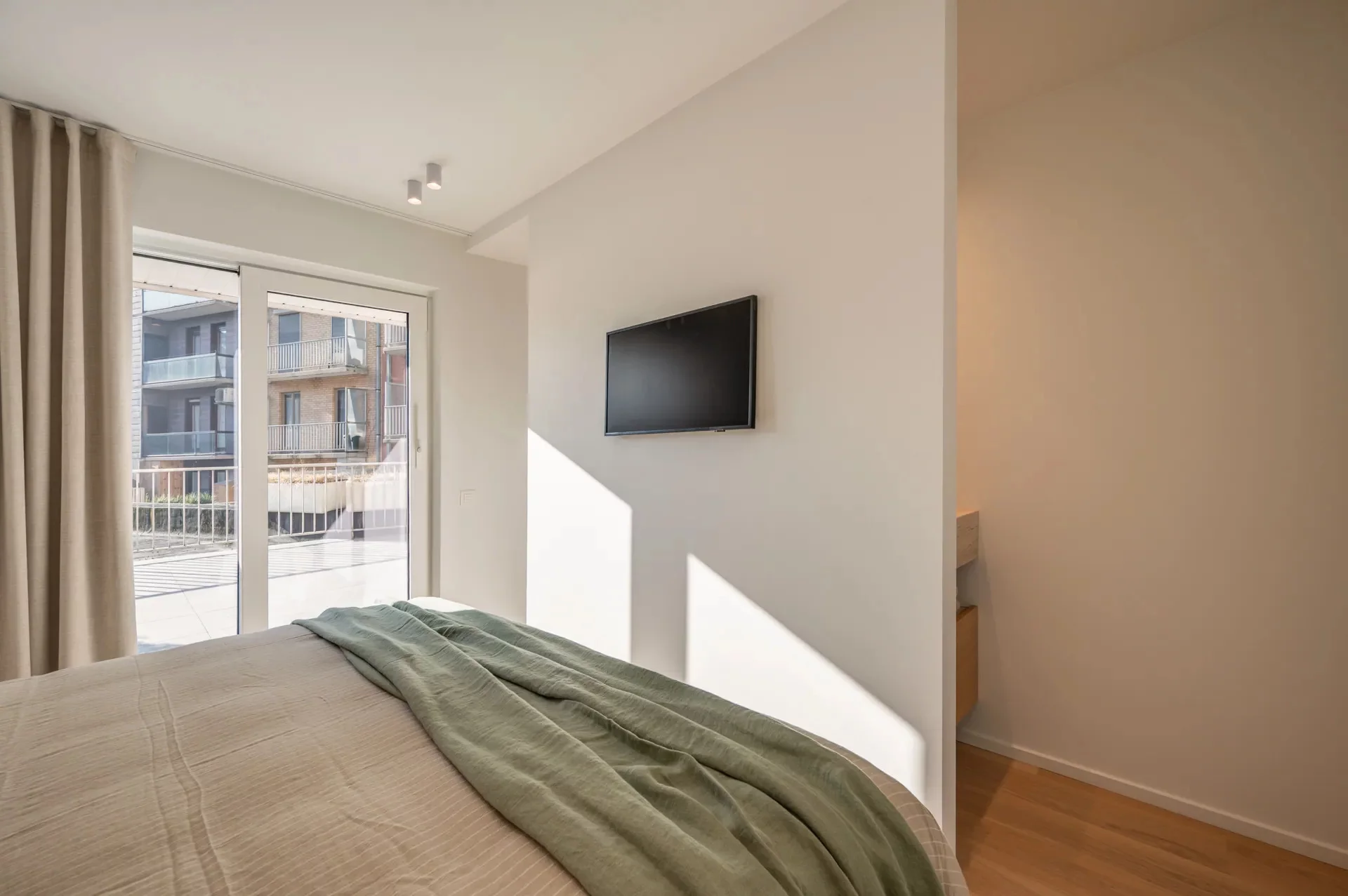 Gerenoveerd 3-slaapkamerappartement, ideaal gelegen aan de Kustlaan.