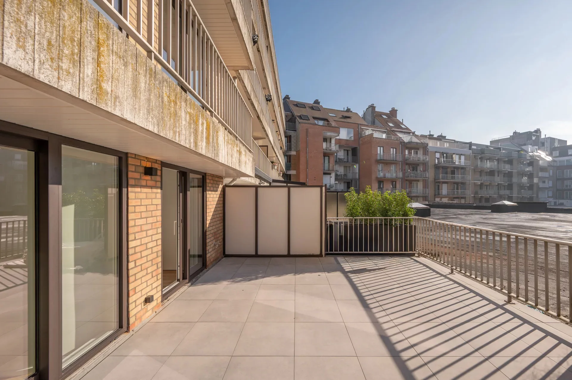 Gerenoveerd 3-slaapkamerappartement, ideaal gelegen aan de Kustlaan.