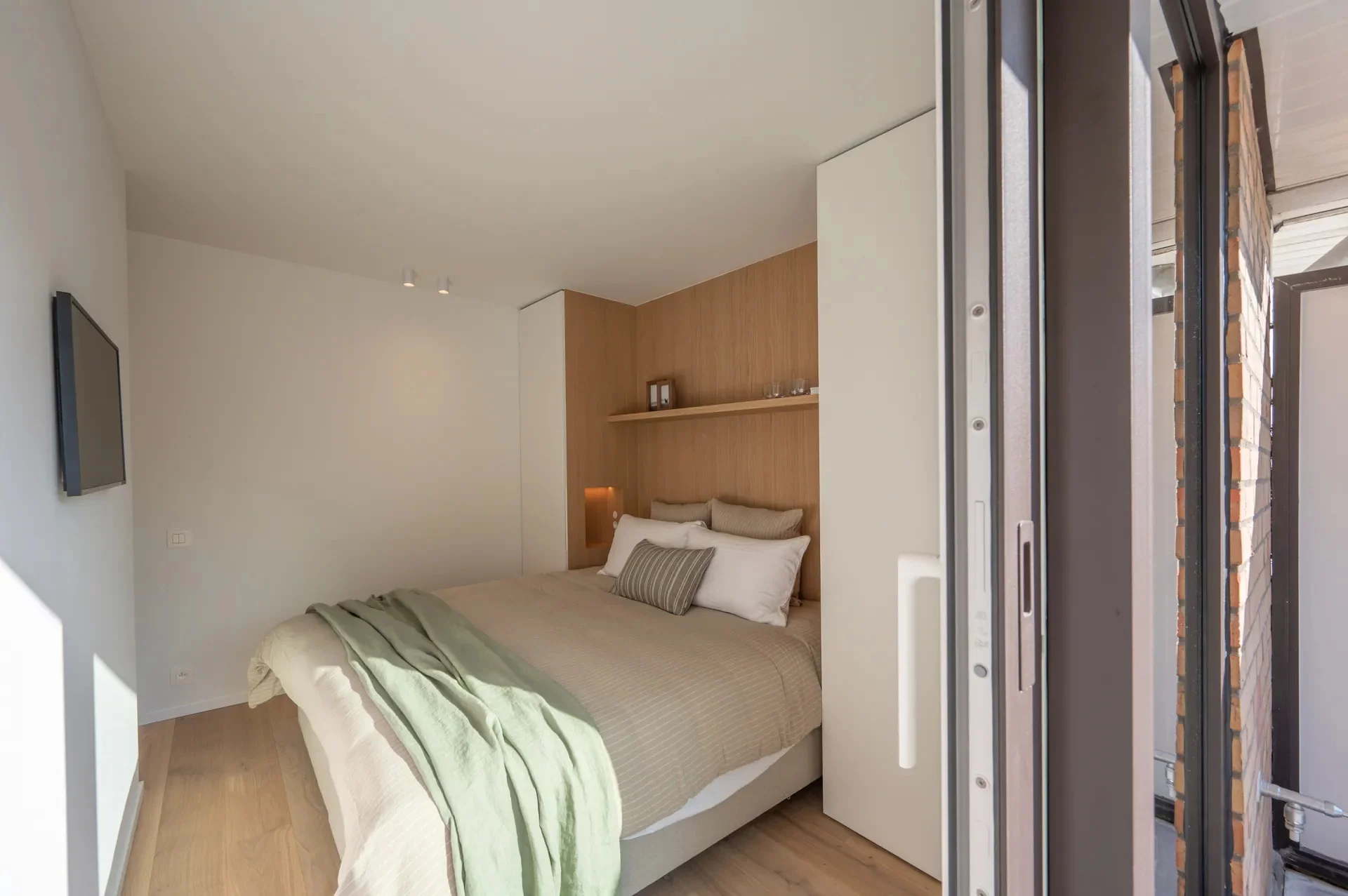 Gerenoveerd 3-slaapkamerappartement, ideaal gelegen aan de Kustlaan.