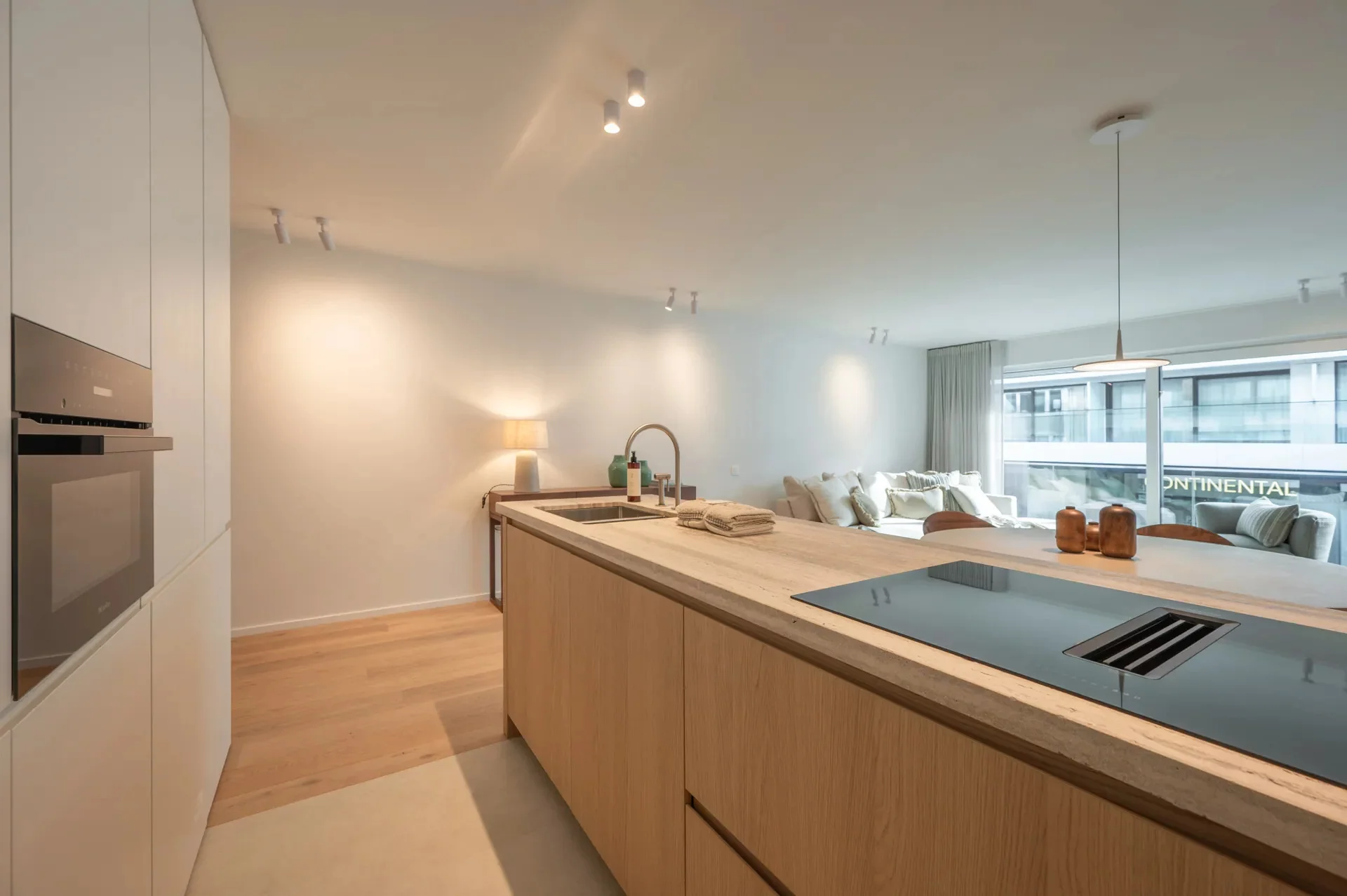 Gerenoveerd 3-slaapkamerappartement, ideaal gelegen aan de Kustlaan.