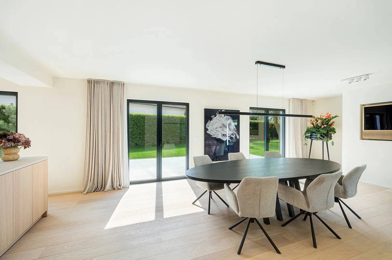 Gerenoveerde villa met 4slaapkamers en grote tuin in Knokke.