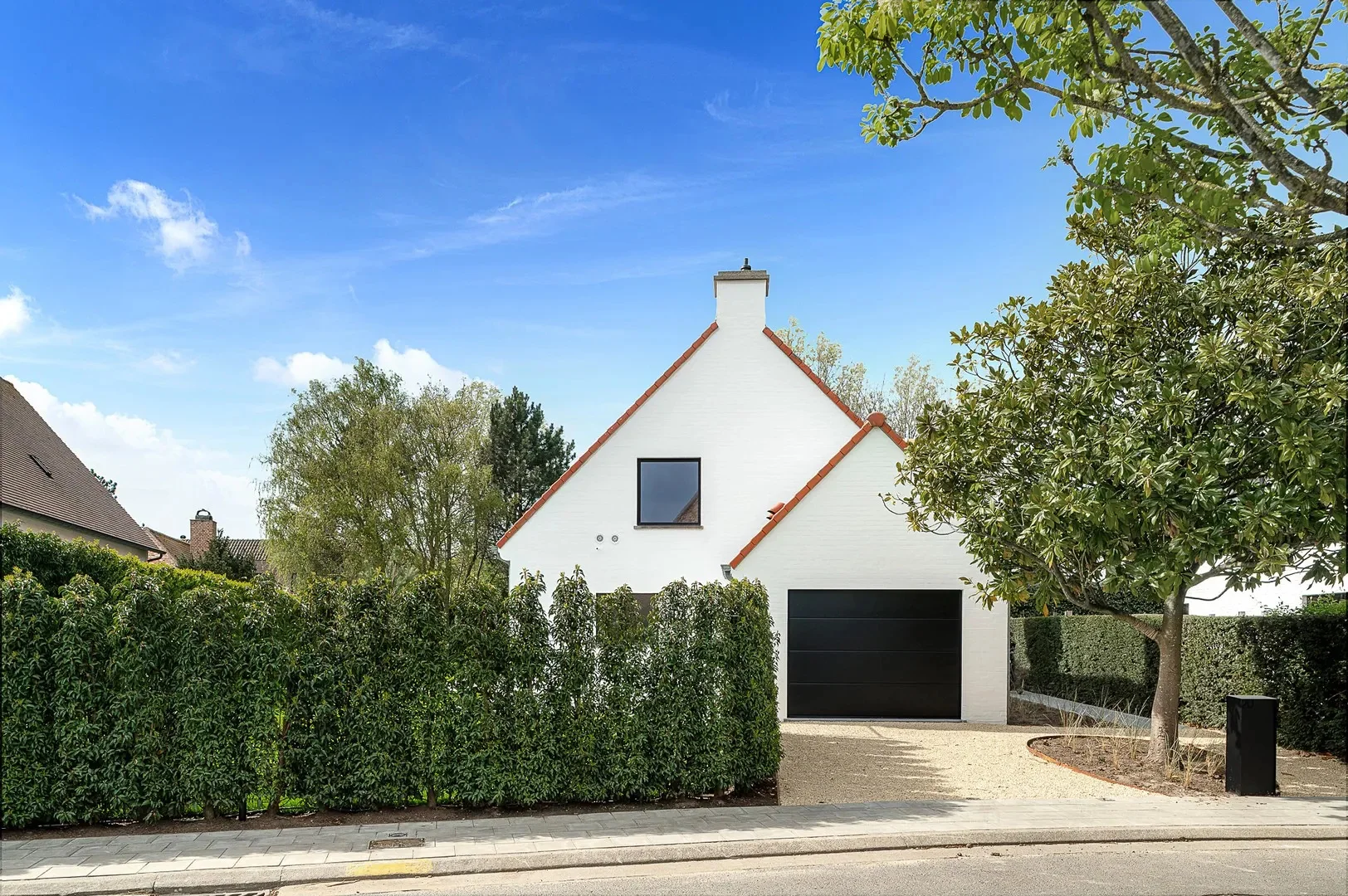 Gerenoveerde villa met 4slaapkamers en grote tuin in Knokke.