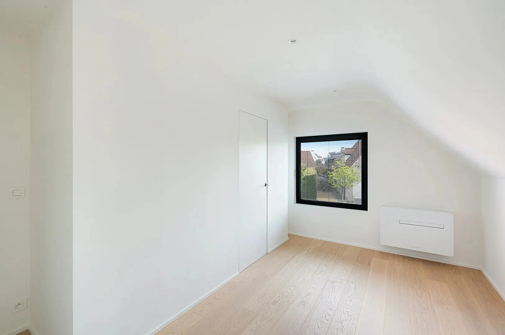 Gerenoveerde villa met 4slaapkamers en grote tuin in Knokke.