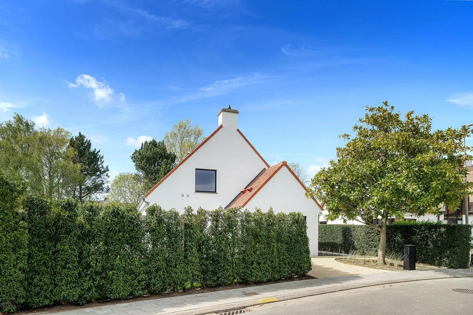 Gerenoveerde villa met 4slaapkamers en grote tuin in Knokke.