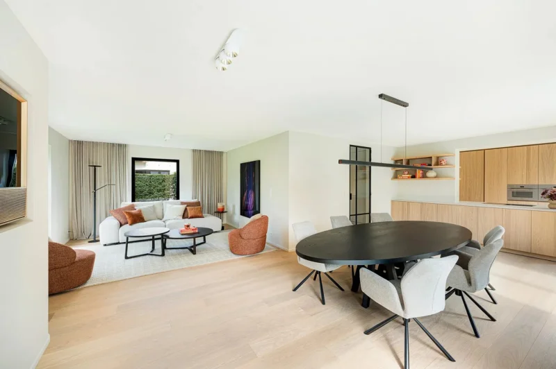 Gerenoveerde villa met 4slaapkamers en grote tuin in Knokke.