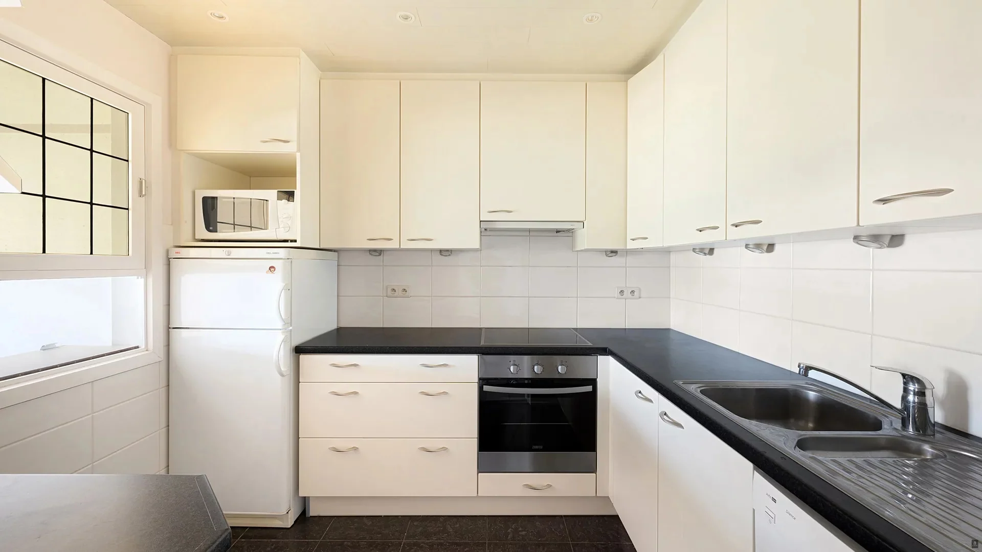 Ongemeubeld 3 slaapkamerappartement op het Rubensplein