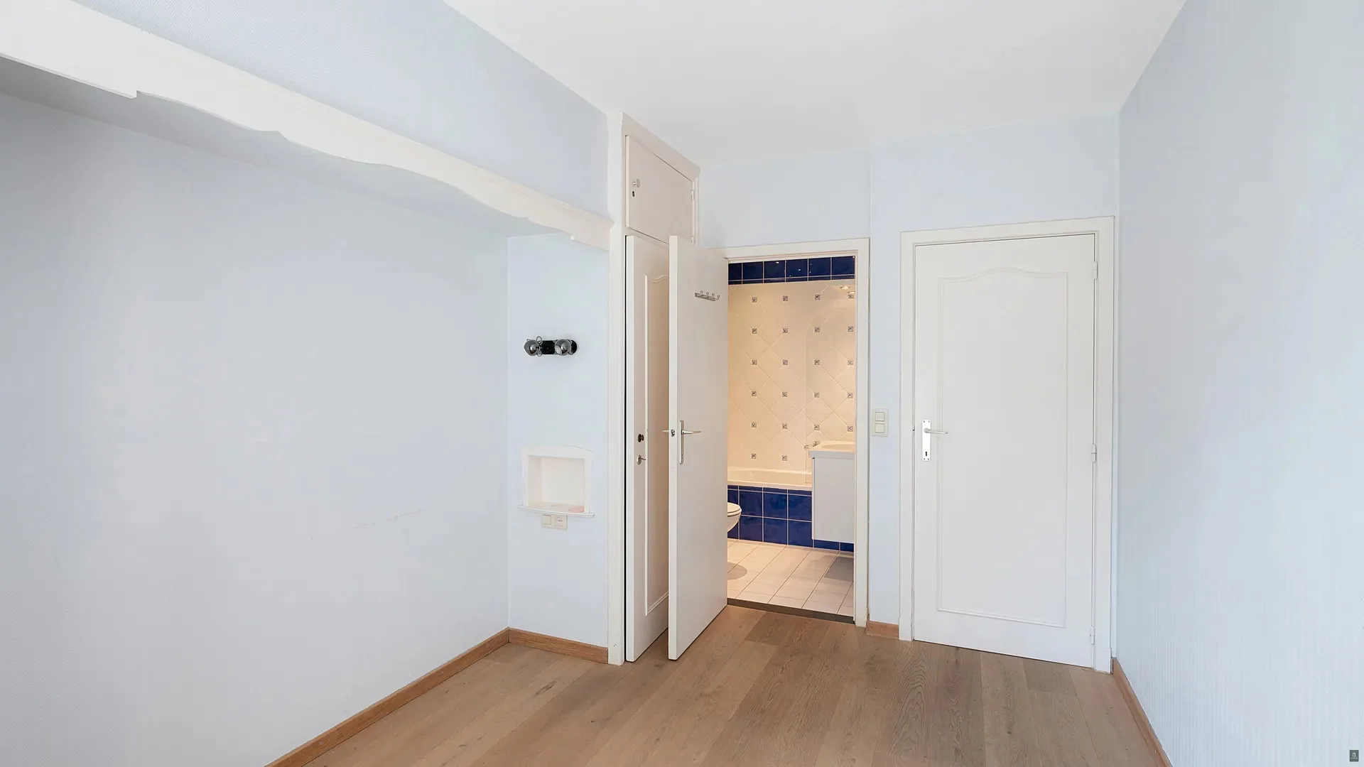 Ongemeubeld 3 slaapkamerappartement op het Rubensplein