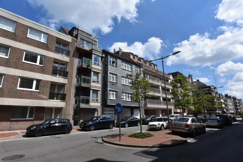 Gerenoveerde studio vlakbij het strand [Bayauxlaan].