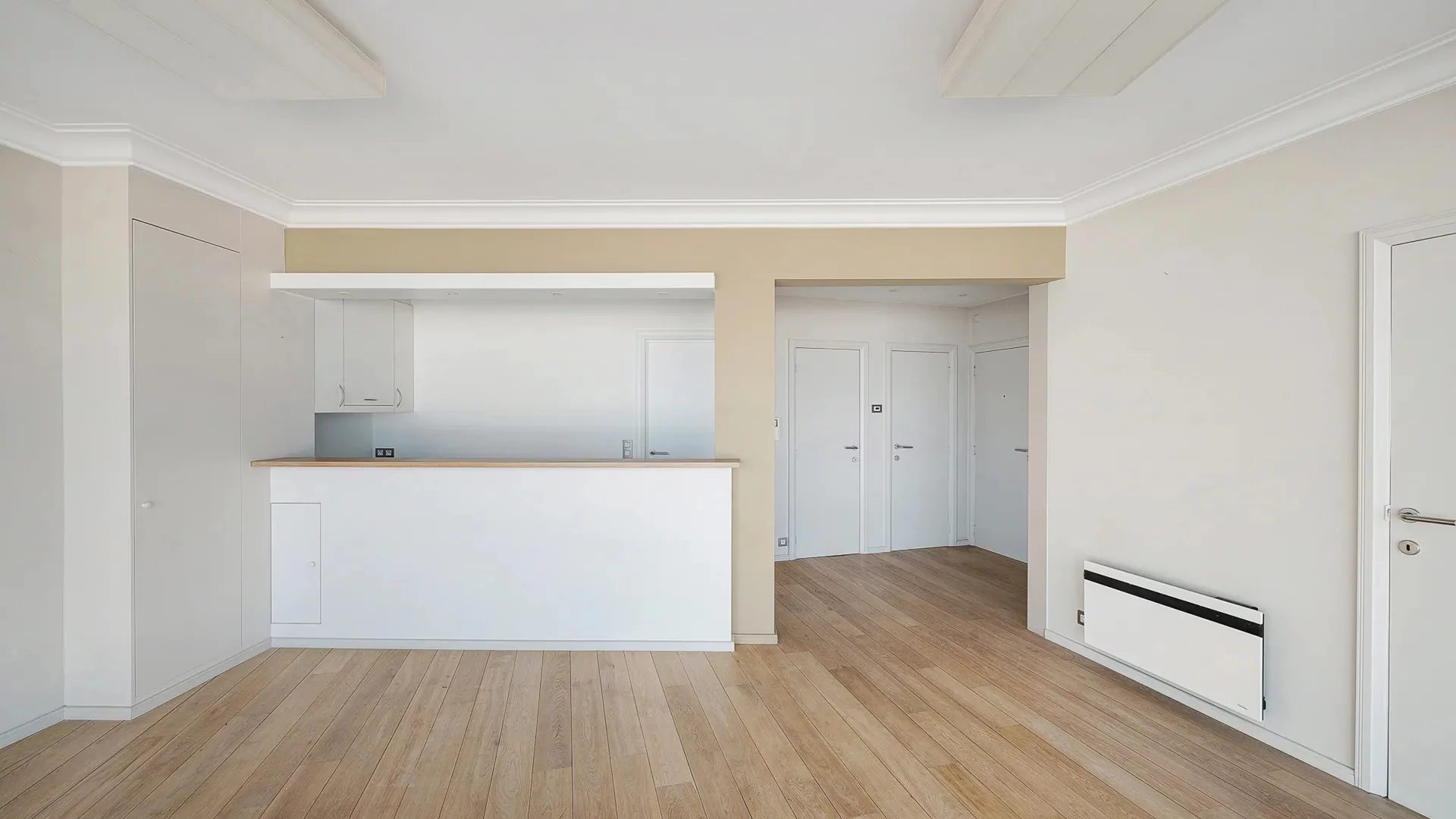 Ongemeubeld appartement met zeezicht nabij Rubensplein