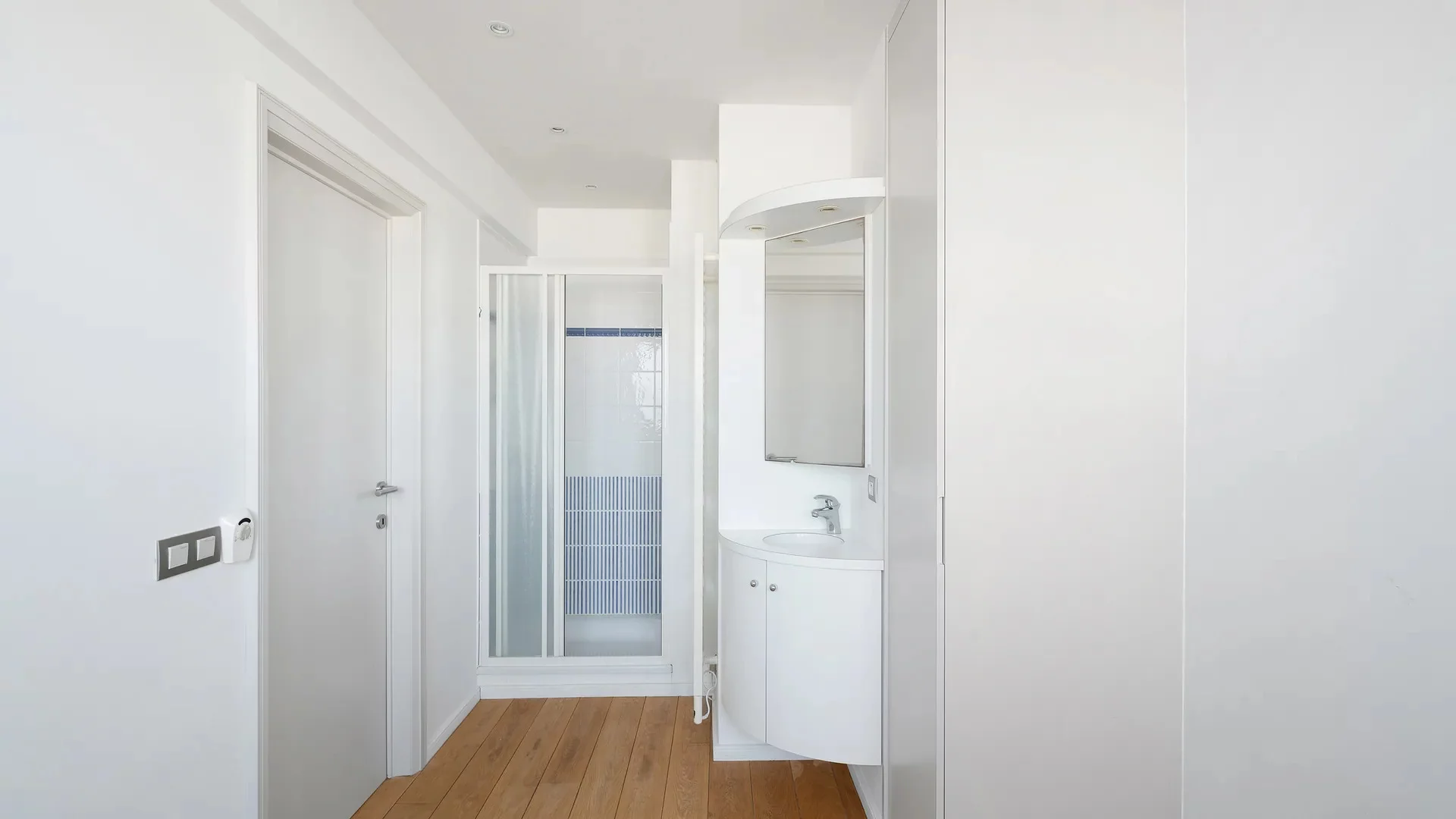 Ongemeubeld appartement met zeezicht nabij Rubensplein