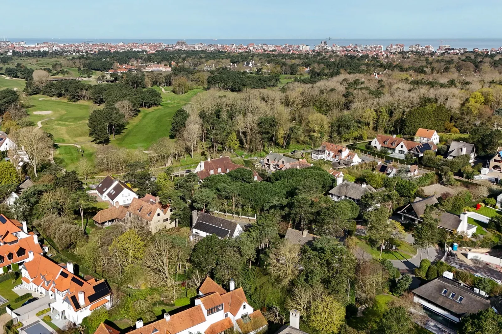 Detached villa on 1,700 sqm in quiet cul-de-sac