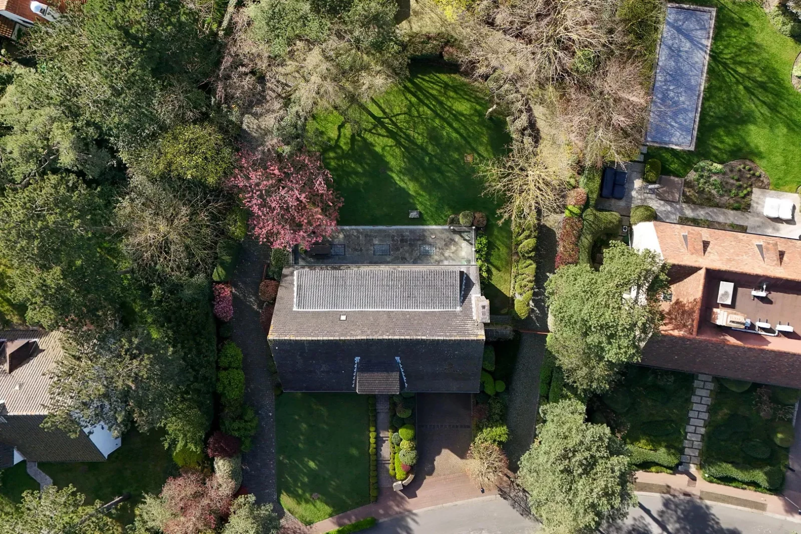 Detached villa on 1,700 sqm in quiet cul-de-sac