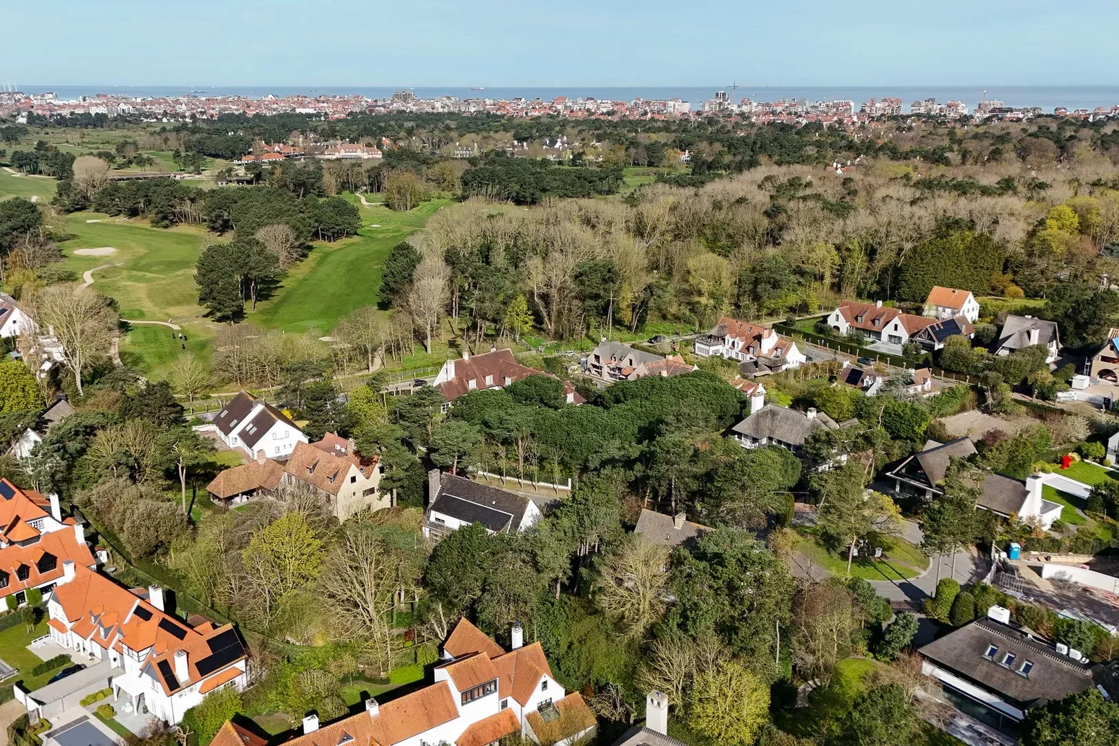 Detached villa on 1,700 sqm in quiet cul-de-sac