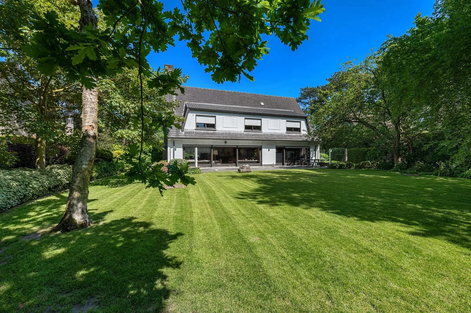 Detached villa on 1,700 sqm in quiet cul-de-sac