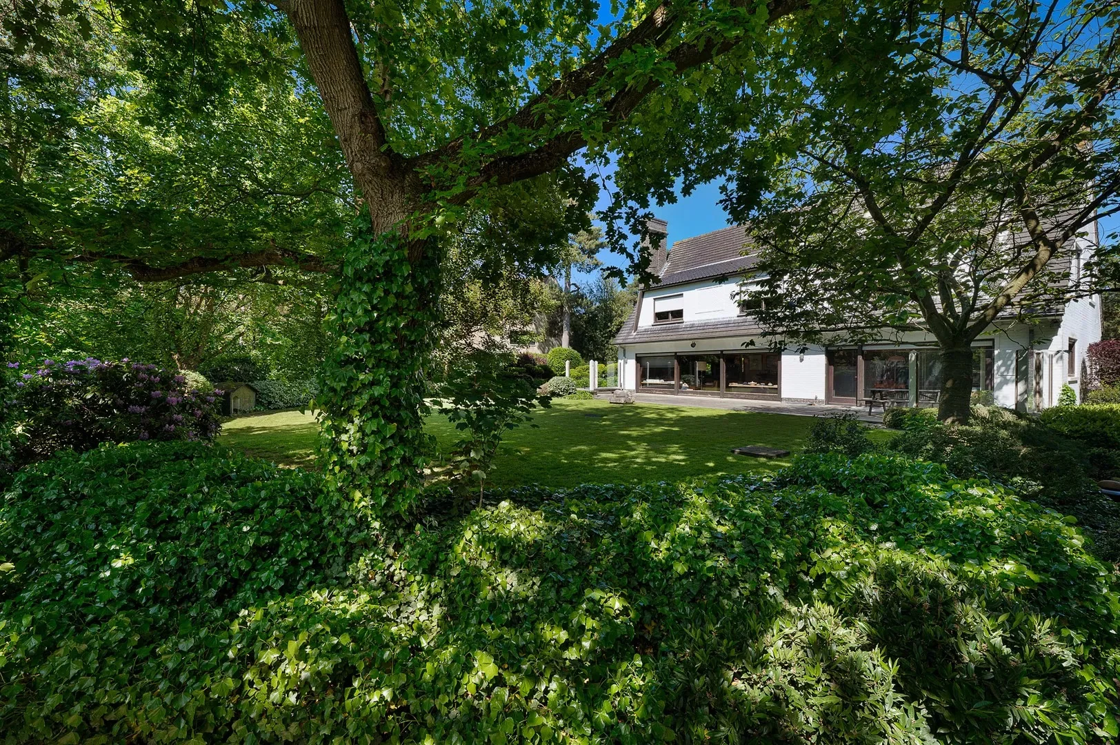 Detached villa on 1,700 sqm in quiet cul-de-sac