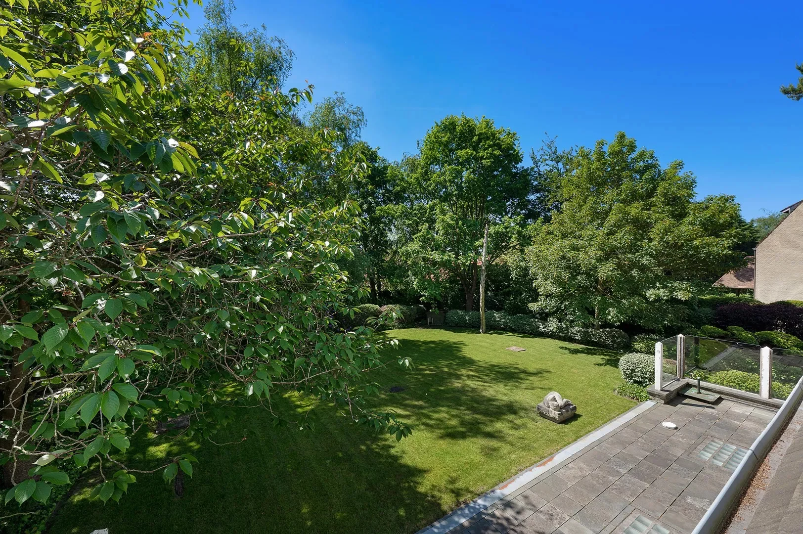 Detached villa on 1,700 sqm in quiet cul-de-sac