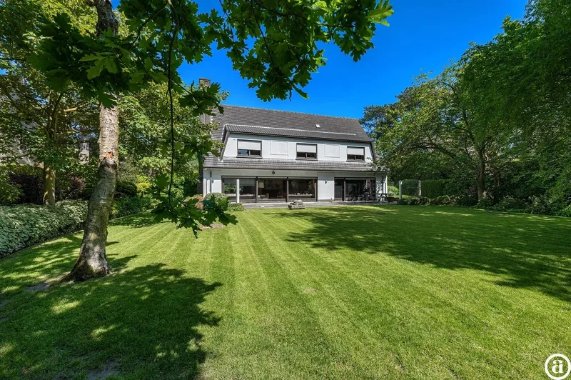 Exclusieve villa in het Zoute, rustig gelegen nabij de Boslaan op 1.704 m2