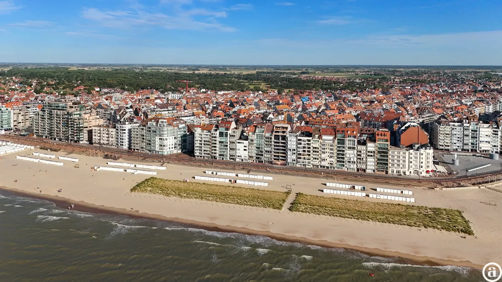 Appartement neuf luxueux avec 3 chambres sur la digue