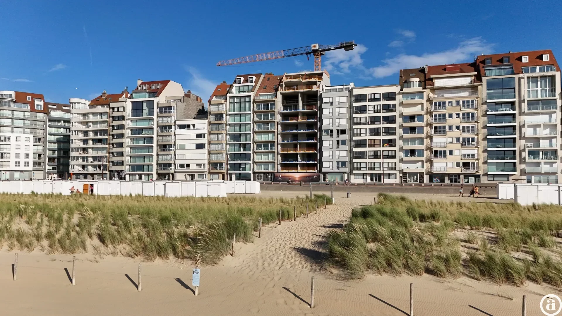 Appartement neuf luxueux avec 3 chambres sur la digue