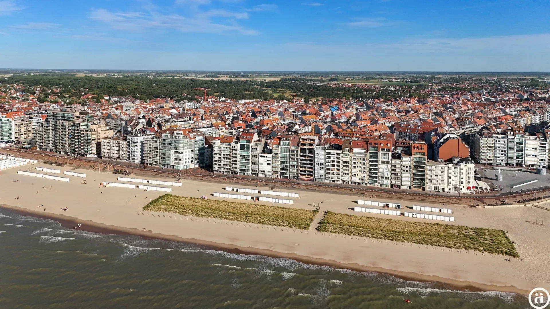 Appartement neuf luxueux avec 3 chambres sur la digue