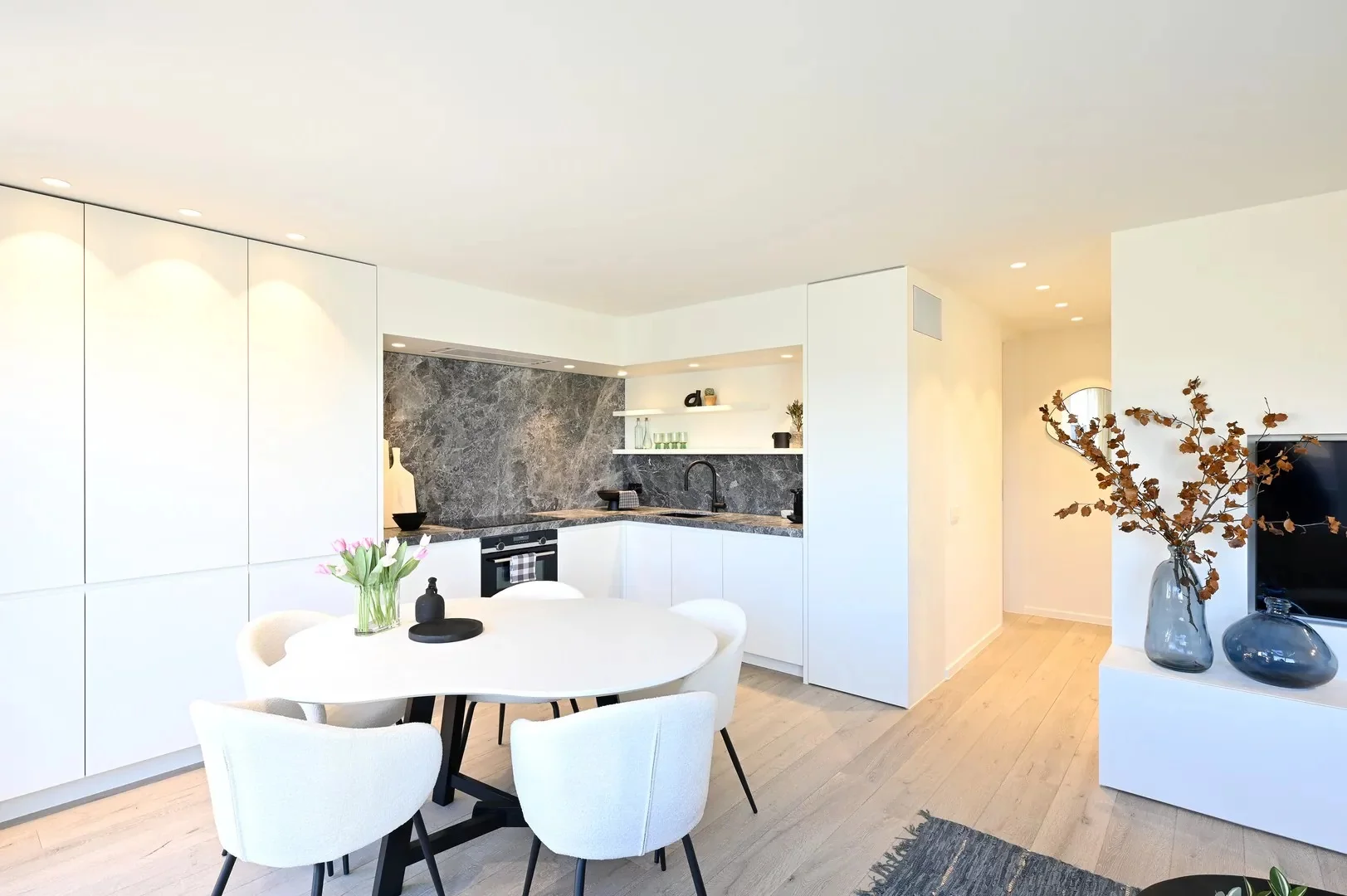 Penthouse-appartement vlakbij de zeedijk met zonneterrassen