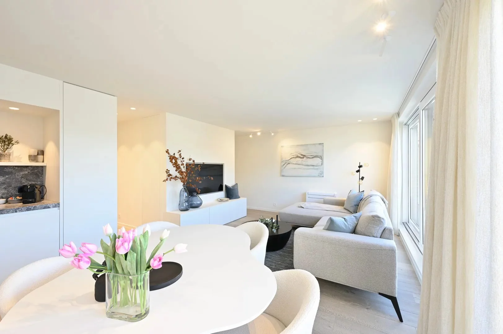 Penthouse-appartement vlakbij de zeedijk met zonneterrassen