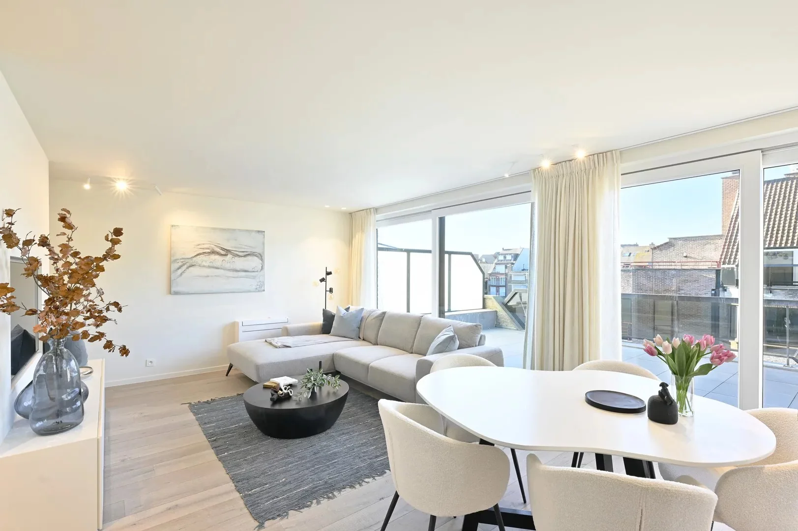 Penthouse-appartement vlakbij de zeedijk met zonneterrassen