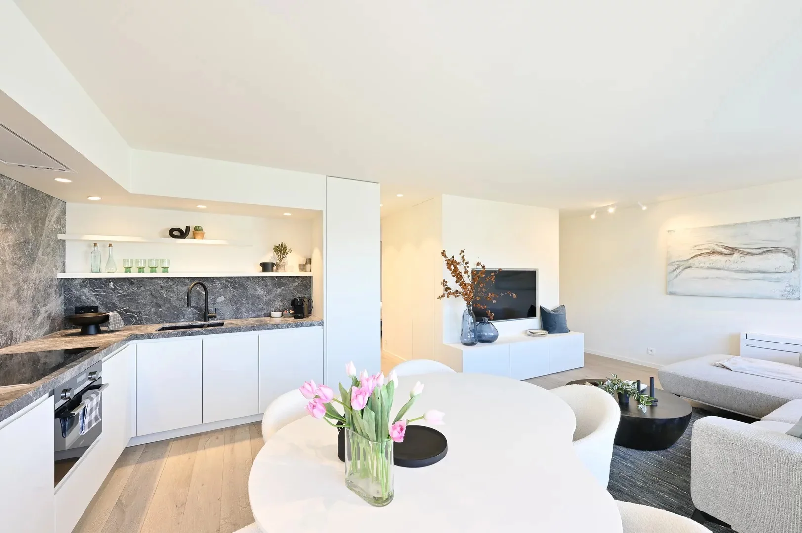Penthouse-appartement vlakbij de zeedijk met zonneterrassen
