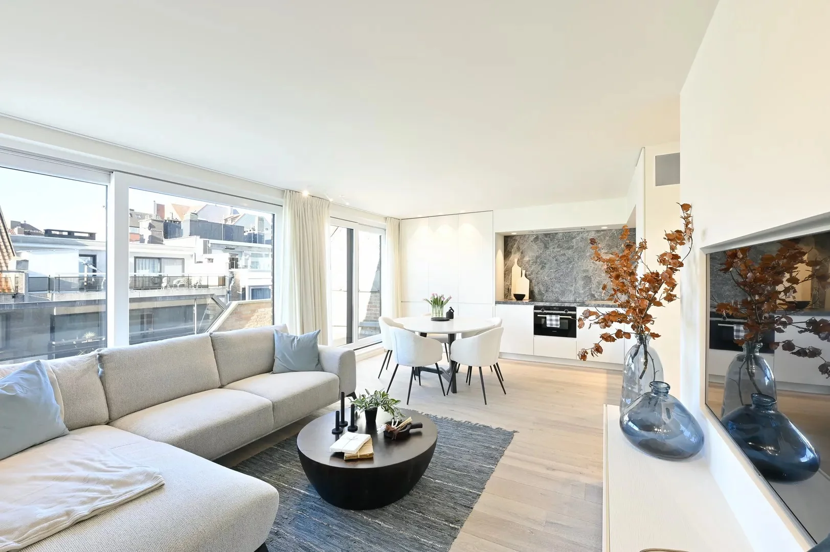 Penthouse-appartement vlakbij de zeedijk met zonneterrassen