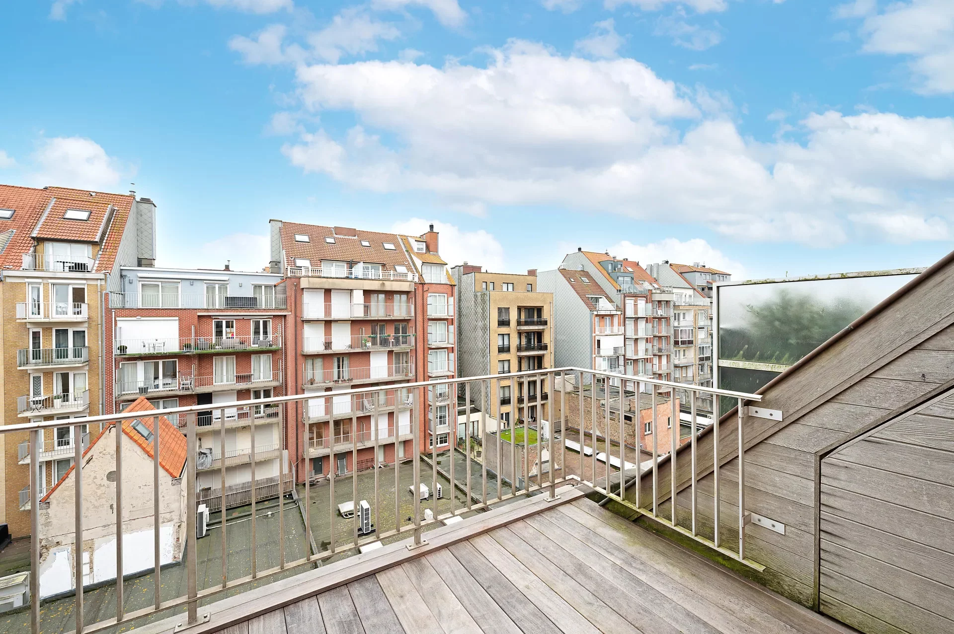 Instapklaar duplex-appartement (3 slpk) met zonneterrassen
