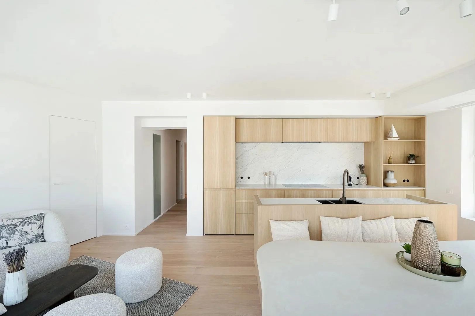 Lichtrijk 3-slaapkamer appartement [Zoutelaan - Lippenslaan]