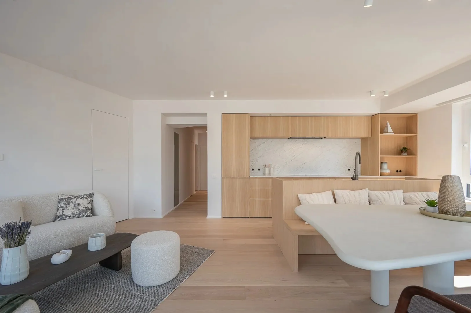 Lichtrijk 3-slaapkamer appartement [Zoutelaan - Lippenslaan]