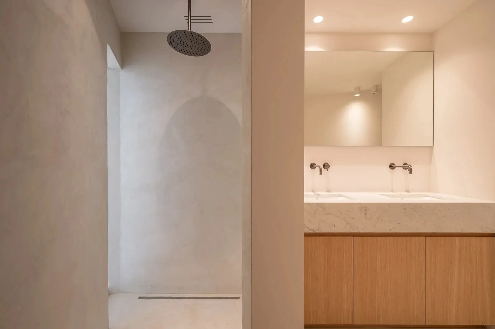 Lichtrijk 3-slaapkamer appartement [Zoutelaan - Lippenslaan]