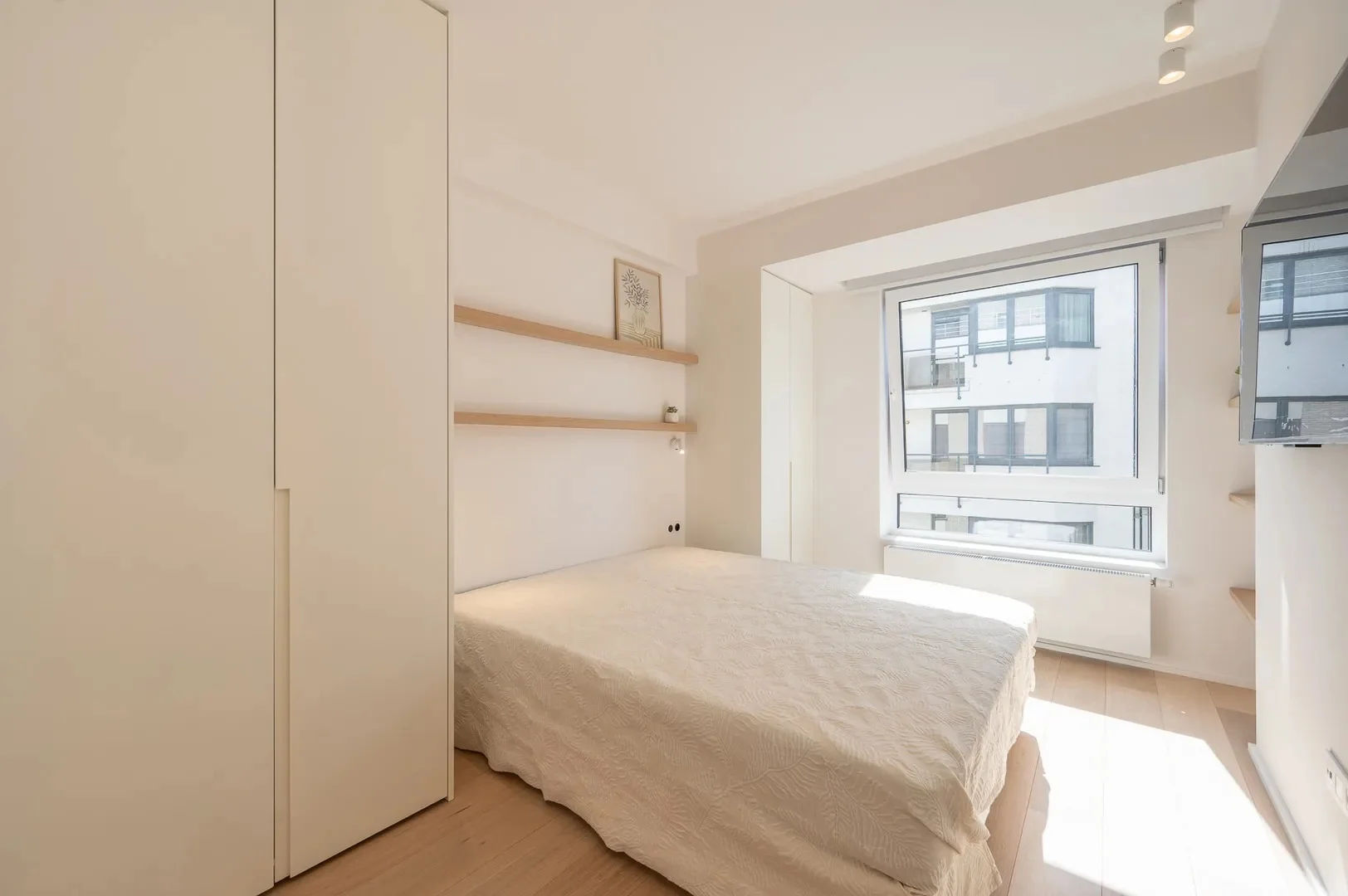 Lichtrijk 3-slaapkamer appartement [Zoutelaan - Lippenslaan]