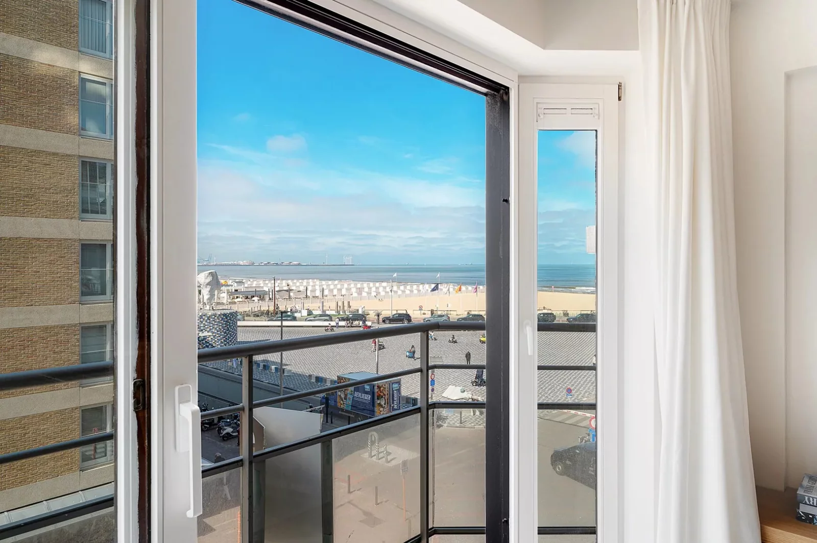 Magnifique appartement rénové et ensoleillé avec vue  mer [av. Royal - Knokke].