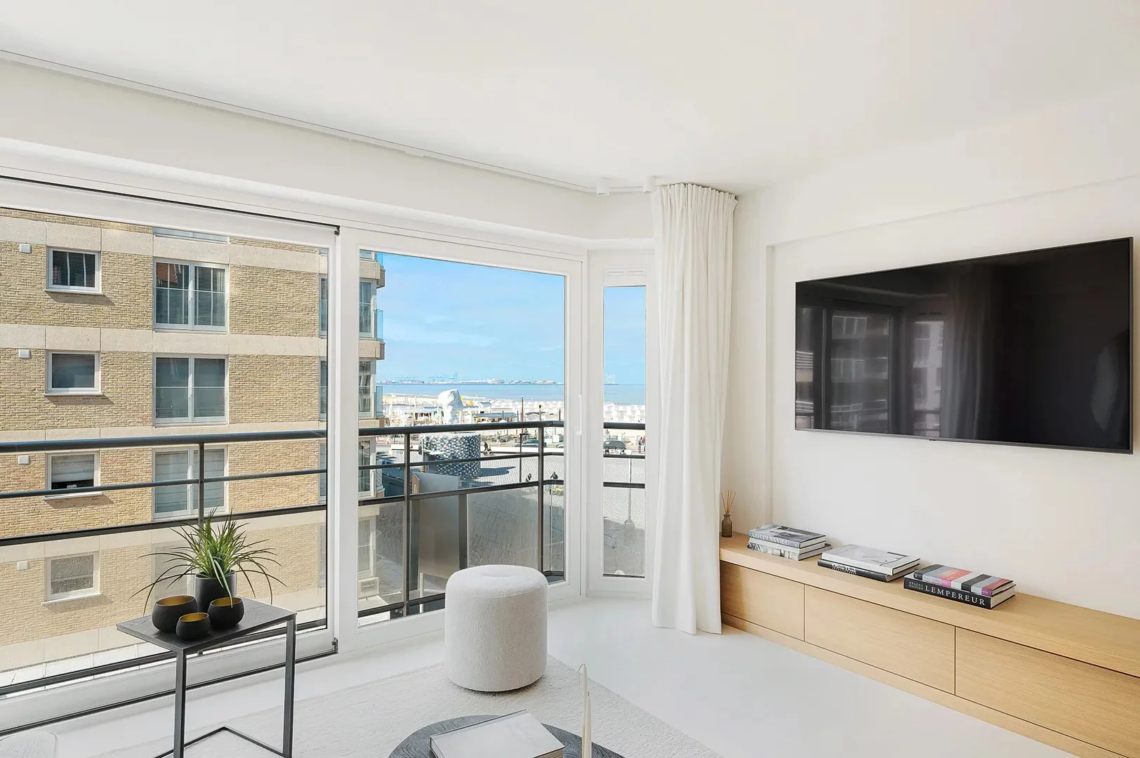 Magnifique appartement rénové et ensoleillé avec vue  mer [av. Royal - Knokke].