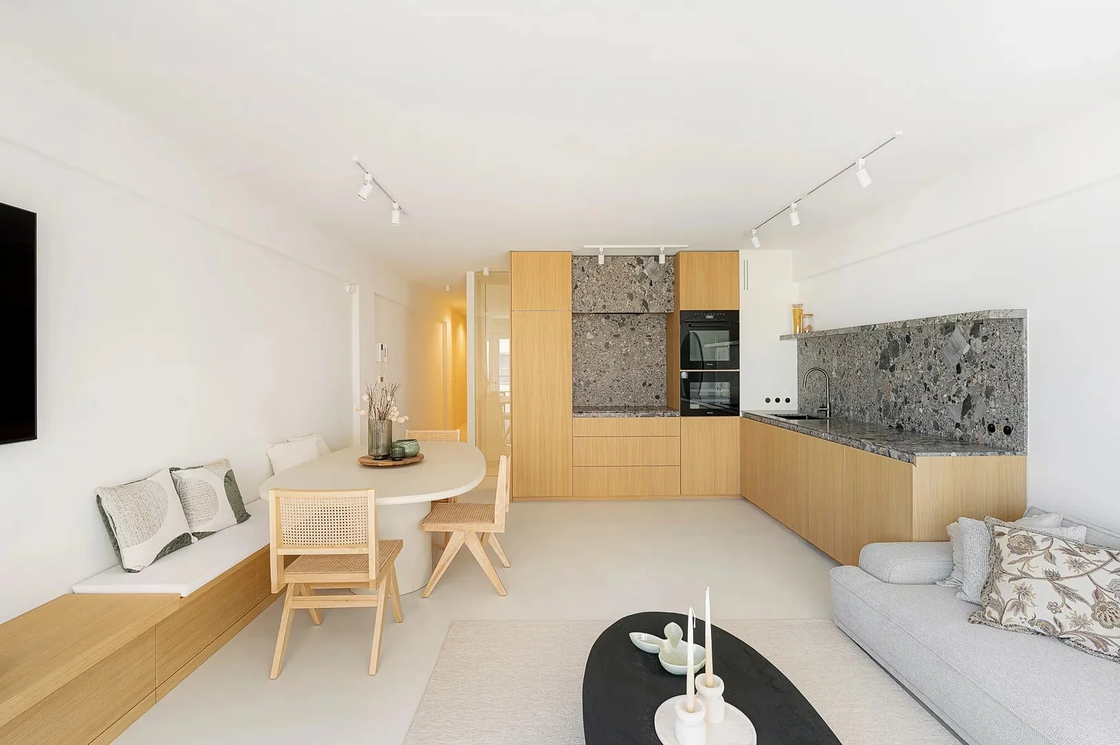 Magnifique appartement rénové et ensoleillé avec vue  mer [av. Royal - Knokke].