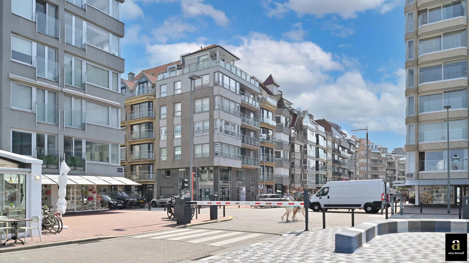 Magnifique appartement rénové et ensoleillé avec vue  mer [av. Royal - Knokke].