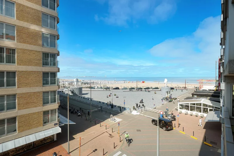 Magnifique appartement rénové et ensoleillé avec vue  mer [av. Royal - Knokke].